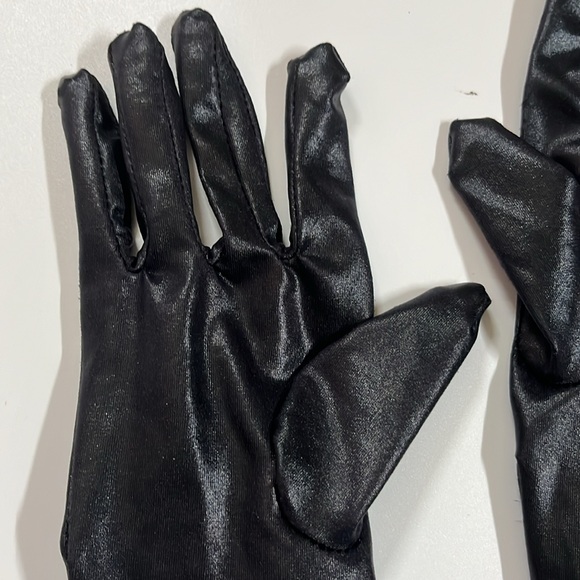 Women's Wet Look Opera Length Gloves stretch black small to medium - Picture 3 of 5